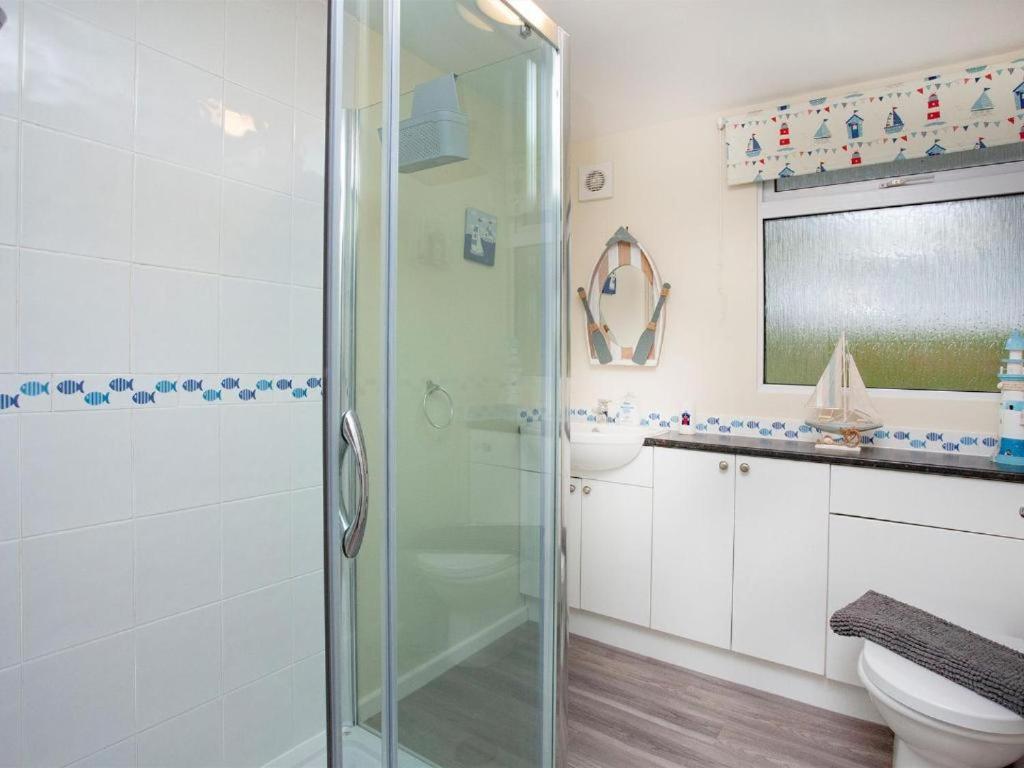 Sunnydaze-Detached Chalet With 2 Bedrooms And 2 Bathrooms And Private Parking Outside Door 达特茅斯 外观 照片